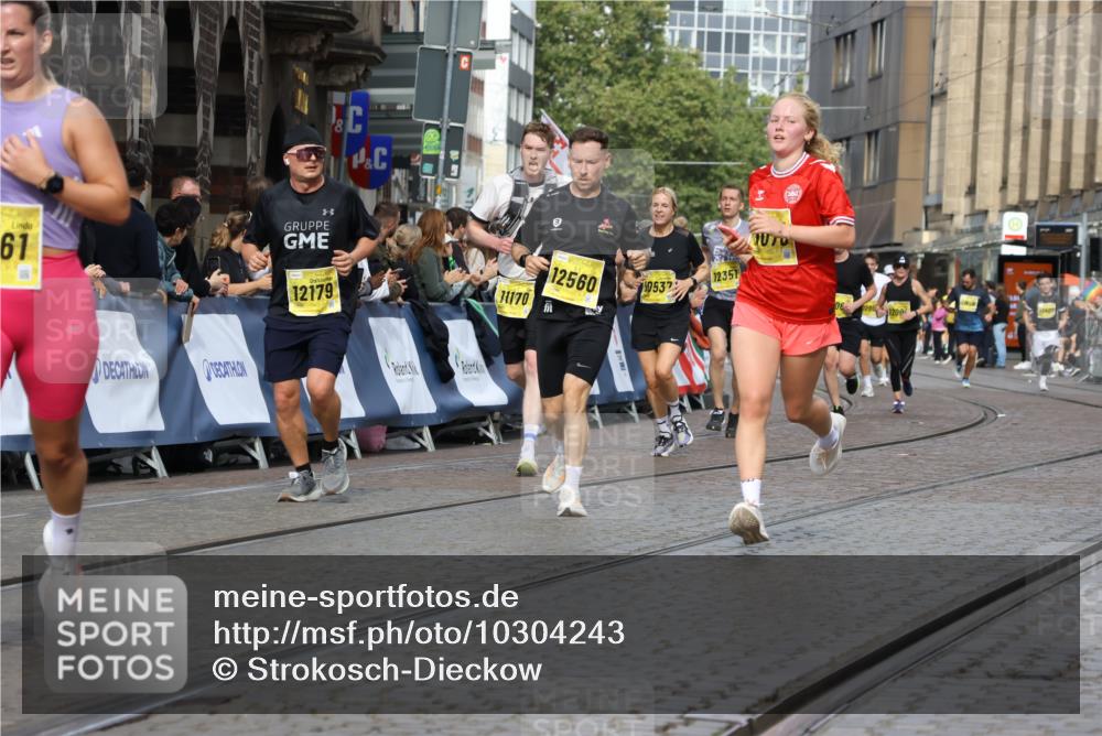 13.09.2026 - 21. swb-Marathon Bremen Strokosch-Dieckow http://msf.ph/oto/10304243 13.09.2026 10:50:57 Ziel 10267, 10525, 10764, 10840, 11220, 11276, 11664, 11742, 11753, 11774, 12052, 12070, 12078, 12309, 12447, 12488, 13544, 10200, 10471, 10515, 10808, 11339, 11537, 11625, 11626, 11801, 12303, 12407, 12552 meine-sportfotos.de
