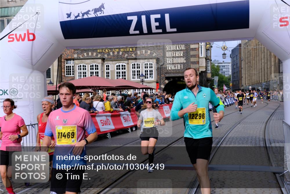 13.09.2026 - 21. swb-Marathon Bremen Tim E. http://msf.ph/oto/10304249 13.09.2026 10:47:49 Ziel 10189, 10210, 10223, 10270, 10310, 10594, 10807, 10860, 10873, 10898, 11130, 11269, 11469, 11646, 11809, 12077, 12195, 12296, 12318, 12547, 13521 meine-sportfotos.de