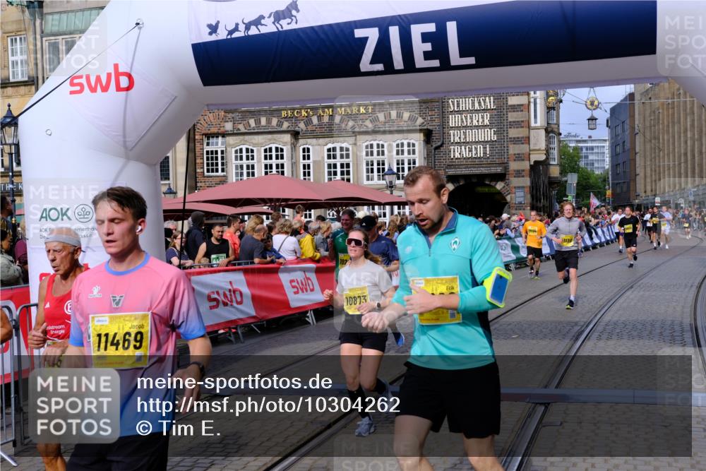 13.09.2026 - 21. swb-Marathon Bremen Tim E. http://msf.ph/oto/10304262 13.09.2026 10:47:49 Ziel 10189, 10210, 10223, 10270, 10310, 10594, 10807, 10860, 10873, 10898, 11130, 11269, 11469, 11646, 11809, 12077, 12195, 12296, 12318, 12547, 13521 meine-sportfotos.de