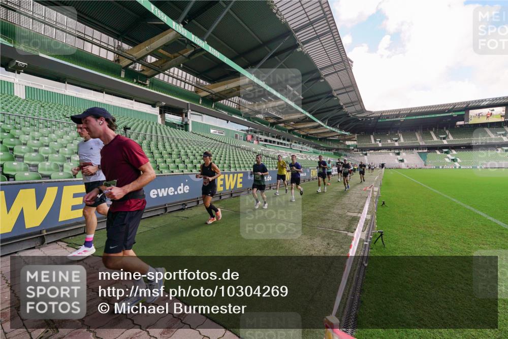 13.09.2026 - 21. swb-Marathon Bremen Michael Burmester http://msf.ph/oto/10304269 13.09.2026 12:50:17 Laufen im Stadion 335, 469, 524, 572, 663, 670, 771, 779, 899, 1510, 1513, 1517, 1605, 1613, 1723, 1748, 1970, 1998, 2052, 2130, 2287, 2288, 2291, 2295, 2347, 2360, 2442, 2444, 2750, 2909, 3043, 3197, 3330, 3484, 3625, 3647, 3808, 3959, 3973, 4023, 4033, 4082, 4247, 4368, 4384, 4473, 4559, 4743, 4852, 4888, 4898, 4990, 5066, 5111, 5155, 5314, 5377, 5383, 5424, 5517, 5532, 5570, 5585, 5594, 5620, 5627, 5636, 5648, 5696, 6267, 6471, 6652, 6668, 6692, 6842, 6901, 6906, 7109, 7115, 7121, 195 meine-sportfotos.de