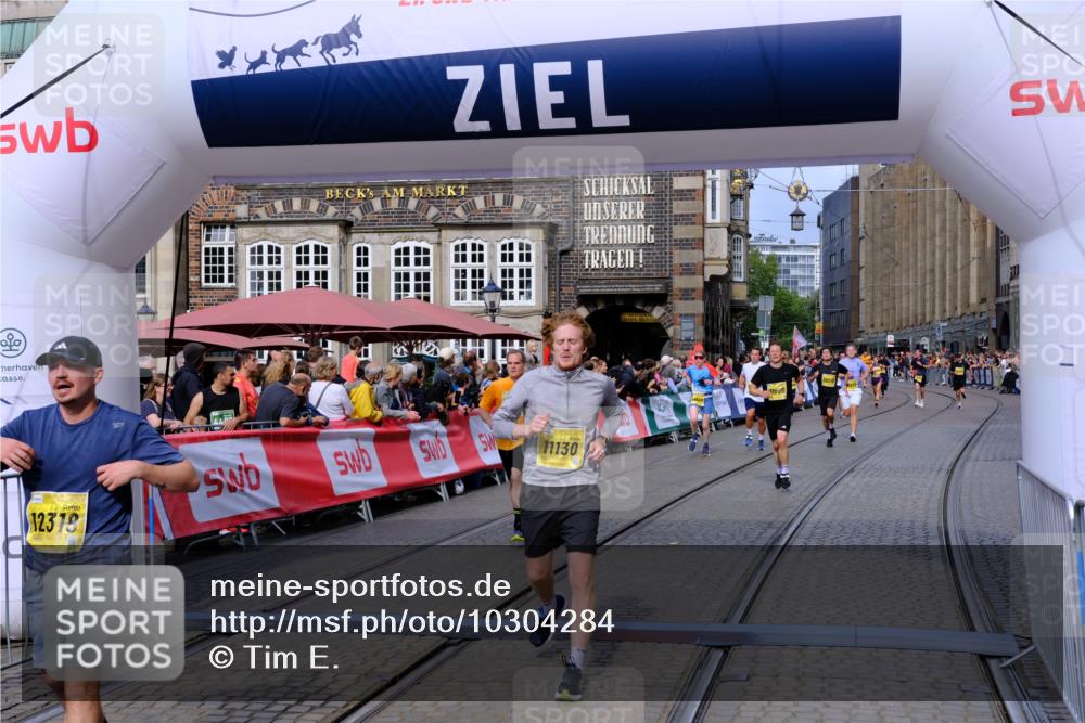 13.09.2026 - 21. swb-Marathon Bremen Tim E. http://msf.ph/oto/10304284 13.09.2026 10:47:52 Ziel 10189, 10210, 10223, 10270, 10310, 10393, 10594, 10807, 10860, 10873, 11130, 11469, 11646, 11809, 11894, 12077, 12296, 12318, 12547, 13521 meine-sportfotos.de