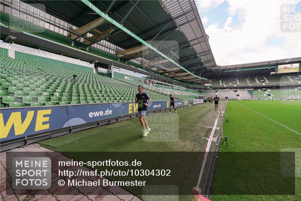13.09.2026 - 21. swb-Marathon Bremen Michael Burmester http://msf.ph/oto/10304302 13.09.2026 12:50:29 Laufen im Stadion 335, 469, 663, 670, 771, 779, 899, 1510, 1513, 1517, 1605, 1613, 1723, 1748, 1970, 1998, 2052, 2130, 2288, 2291, 2295, 2347, 2360, 2442, 2444, 2750, 2909, 3043, 3197, 3330, 3484, 3625, 3647, 3808, 3959, 3973, 4023, 4033, 4247, 4368, 4384, 4473, 4559, 4743, 4852, 4888, 4990, 5066, 5111, 5155, 5314, 5377, 5383, 5521, 5532, 5570, 5585, 5594, 5620, 5627, 5636, 5648, 5696, 6267, 6274, 6471, 6652, 6668, 6842, 6901, 6906, 7109, 7115, 7121, 8033, 8798, 195 meine-sportfotos.de