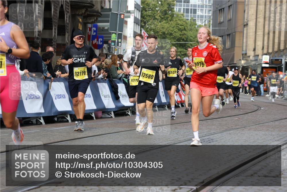 13.09.2026 - 21. swb-Marathon Bremen Strokosch-Dieckow http://msf.ph/oto/10304305 13.09.2026 10:50:57 Ziel 10267, 10525, 10764, 10840, 11220, 11276, 11664, 11742, 11753, 11774, 12052, 12070, 12078, 12309, 12447, 12488, 13544, 10200, 10471, 10515, 10808, 11339, 11537, 11625, 11626, 11801, 12303, 12407, 12552 meine-sportfotos.de