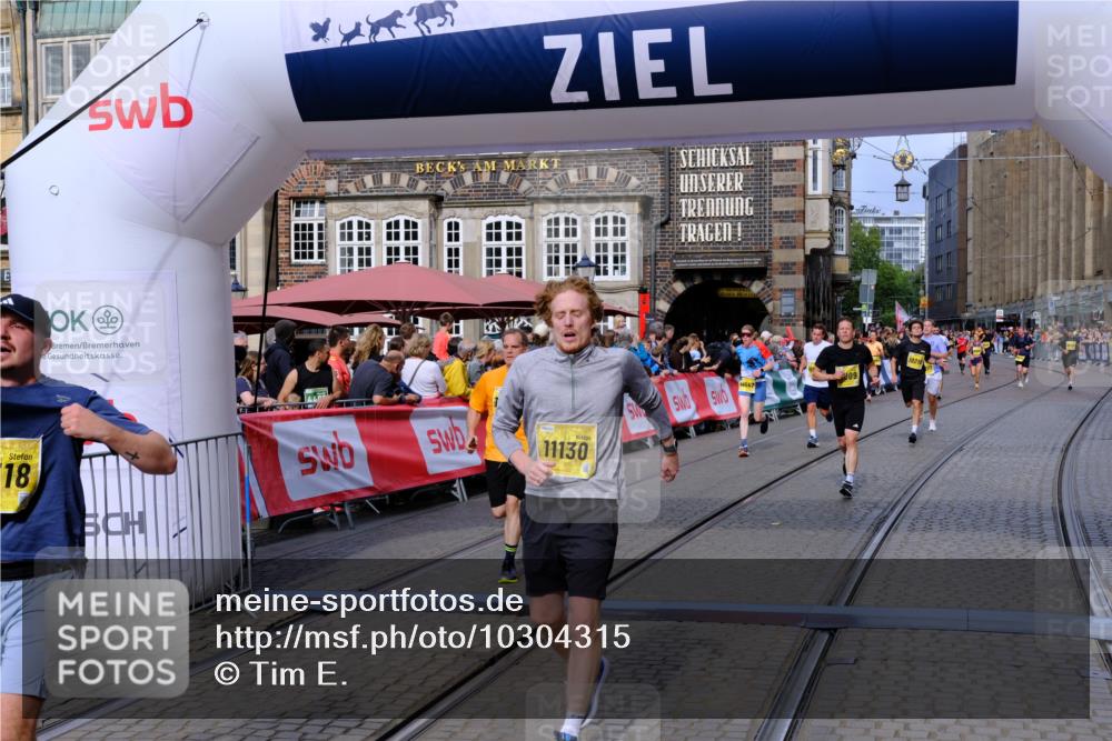13.09.2026 - 21. swb-Marathon Bremen Tim E. http://msf.ph/oto/10304315 13.09.2026 10:47:53 Ziel 10172, 10189, 10210, 10223, 10270, 10310, 10393, 10594, 10807, 10860, 10873, 11130, 11469, 11646, 11809, 11894, 12077, 12296, 12318, 12547, 13521 meine-sportfotos.de