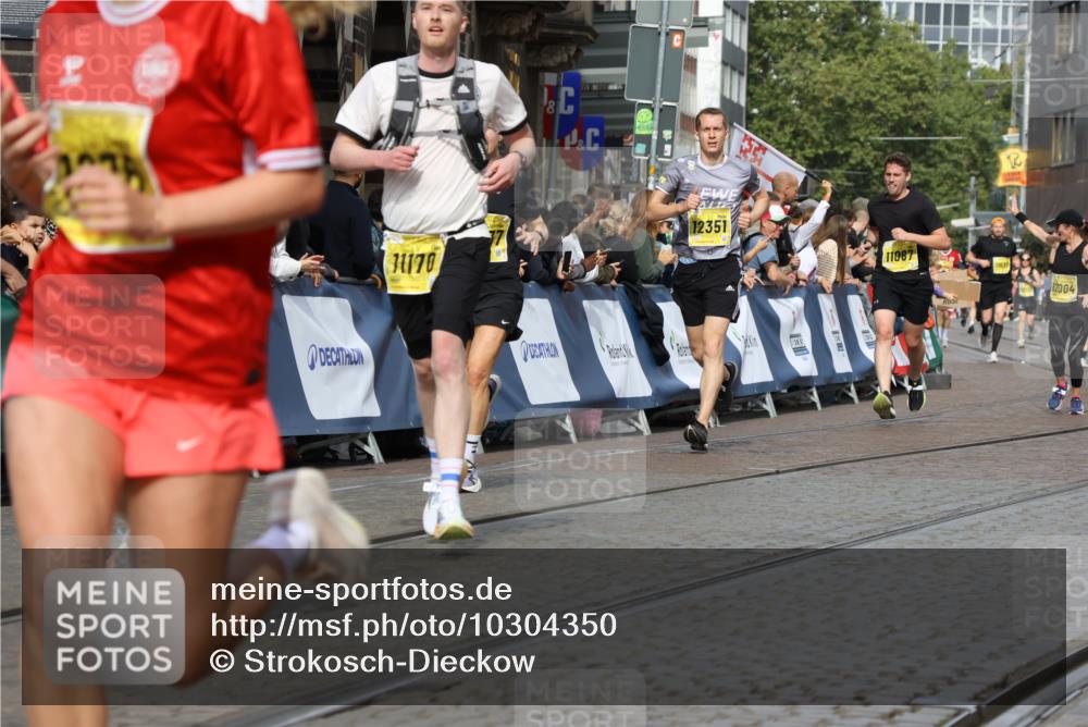 13.09.2026 - 21. swb-Marathon Bremen Strokosch-Dieckow http://msf.ph/oto/10304350 13.09.2026 10:51:00 Ziel 10267, 10764, 11076, 11220, 11276, 11664, 11742, 11753, 11774, 11961, 12052, 12070, 12309, 12488, 13544, 10471, 10515, 10808, 11339, 11503, 11537, 11801, 11973, 12133, 12552 meine-sportfotos.de