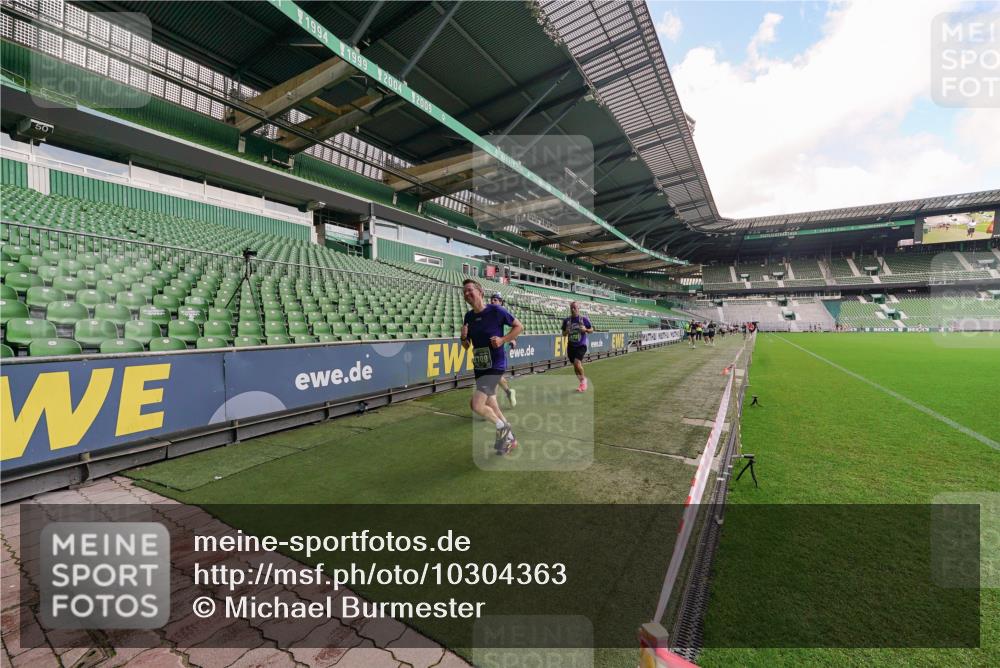 13.09.2026 - 21. swb-Marathon Bremen Michael Burmester http://msf.ph/oto/10304363 13.09.2026 12:51:03 Laufen im Stadion 335, 469, 663, 670, 734, 771, 779, 1043, 1125, 1146, 1162, 1455, 1510, 1513, 1517, 1605, 1613, 1970, 1998, 2052, 2130, 2288, 2291, 2295, 2347, 2360, 2442, 2444, 2447, 2759, 3440, 3484, 3625, 3647, 3703, 3808, 3959, 4023, 4165, 4368, 4384, 4429, 4473, 4559, 4571, 4582, 4727, 4781, 4782, 4888, 4895, 5066, 5079, 5111, 5155, 5168, 5314, 5377, 5379, 5383, 5521, 5532, 5585, 5620, 5627, 5636, 5696, 6267, 6274, 6471, 6652, 6668, 6901, 6906, 7109, 7115, 7121, 8033, 8798 meine-sportfotos.de
