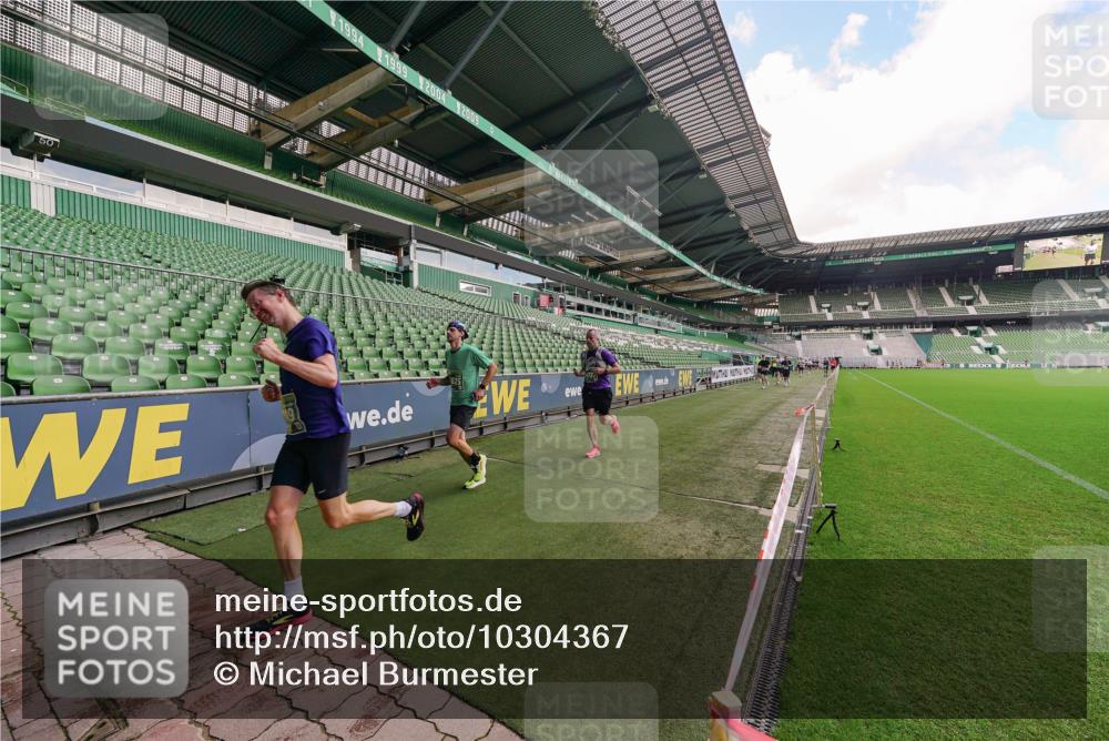 13.09.2026 - 21. swb-Marathon Bremen Michael Burmester http://msf.ph/oto/10304367 13.09.2026 12:51:04 Laufen im Stadion 335, 469, 663, 670, 734, 771, 1043, 1125, 1146, 1162, 1455, 1510, 1513, 1517, 1605, 1613, 1970, 1998, 2052, 2130, 2288, 2291, 2295, 2347, 2360, 2442, 2444, 2447, 2759, 3440, 3484, 3625, 3647, 3703, 3808, 3959, 4023, 4165, 4368, 4384, 4429, 4473, 4559, 4571, 4582, 4727, 4781, 4782, 4888, 4895, 5066, 5079, 5111, 5155, 5168, 5314, 5377, 5379, 5383, 5521, 5532, 5585, 5620, 5627, 5636, 5696, 6267, 6274, 6471, 6652, 6668, 6901, 6906, 7109, 7115, 7121, 8033, 8798 meine-sportfotos.de