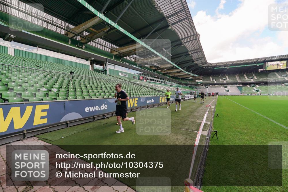 13.09.2026 - 21. swb-Marathon Bremen Michael Burmester http://msf.ph/oto/10304375 13.09.2026 12:51:11 Laufen im Stadion 235, 335, 469, 663, 670, 734, 771, 863, 1043, 1125, 1146, 1162, 1455, 1510, 1513, 1517, 1605, 1613, 1970, 1998, 2052, 2130, 2288, 2291, 2295, 2347, 2360, 2442, 2444, 2447, 2759, 2847, 3440, 3484, 3566, 3625, 3647, 3703, 3808, 3959, 4023, 4165, 4368, 4429, 4473, 4559, 4571, 4573, 4582, 4727, 4781, 4782, 4888, 4895, 5066, 5079, 5111, 5155, 5168, 5314, 5377, 5379, 5383, 5521, 5532, 5585, 5620, 5627, 5636, 5696, 6267, 6274, 6471, 6652, 6668, 6901, 6906, 7115, 7121, 8033, 8798 meine-sportfotos.de