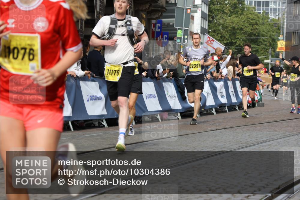 13.09.2026 - 21. swb-Marathon Bremen Strokosch-Dieckow http://msf.ph/oto/10304386 13.09.2026 10:51:00 Ziel 10267, 10764, 11076, 11220, 11276, 11664, 11742, 11753, 11774, 11961, 12052, 12070, 12309, 12488, 13544, 10471, 10515, 10808, 11339, 11503, 11537, 11801, 11973, 12133, 12552 meine-sportfotos.de