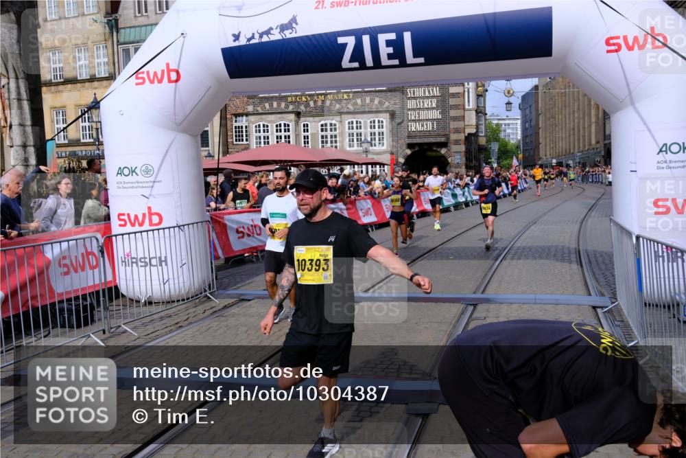13.09.2026 - 21. swb-Marathon Bremen Tim E. http://msf.ph/oto/10304387 13.09.2026 10:48:01 Ziel 10172, 10210, 10223, 10393, 10592, 10594, 10860, 10873, 11018, 11130, 11634, 11809, 11894, 12077, 12318, 12547, 12558 meine-sportfotos.de