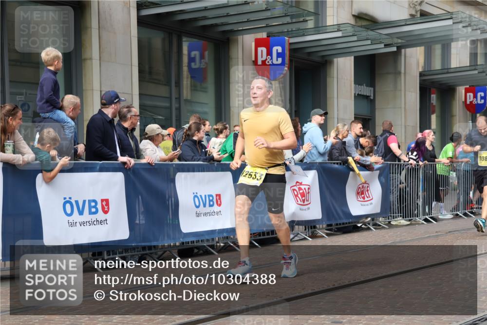13.09.2026 - 21. swb-Marathon Bremen Strokosch-Dieckow http://msf.ph/oto/10304388 13.09.2026 10:52:29 Ziel 10193, 10304, 10339, 10652, 10734, 10827, 10863, 10906, 11002, 11038, 11109, 11144, 11350, 11362, 11386, 11597, 11766, 12019, 12338, 12399, 10761, 10812, 10958, 11350, 11371, 11604, 11605, 11610, 11669, 12319, 12361, 12439, 12533, 13578 meine-sportfotos.de