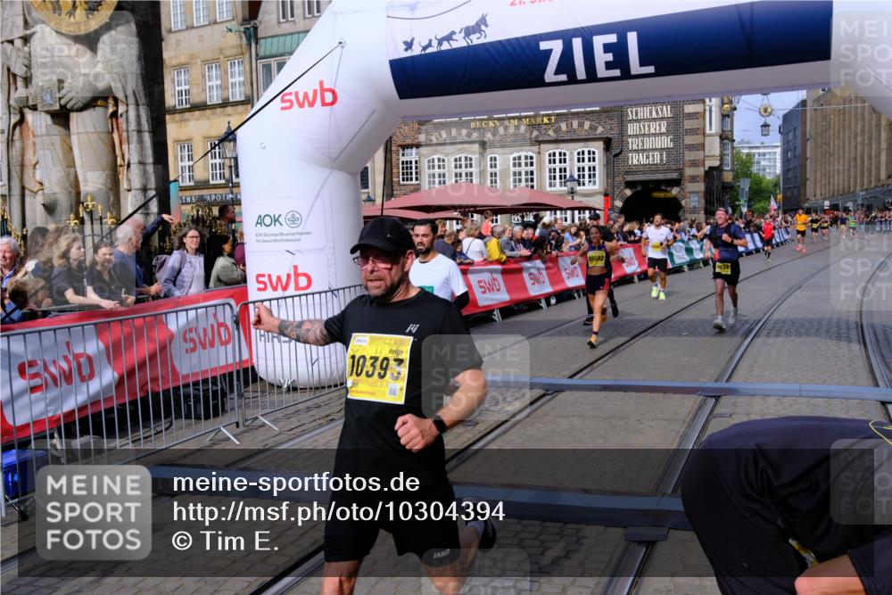 13.09.2026 - 21. swb-Marathon Bremen Tim E. http://msf.ph/oto/10304394 13.09.2026 10:48:02 Ziel 10172, 10210, 10223, 10393, 10592, 10594, 10860, 11018, 11130, 11360, 11634, 11809, 11894, 12077, 12318, 12547, 12558 meine-sportfotos.de