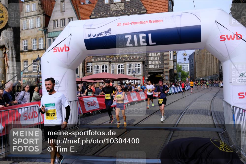 13.09.2026 - 21. swb-Marathon Bremen Tim E. http://msf.ph/oto/10304400 13.09.2026 10:48:03 Ziel 10172, 10210, 10393, 10592, 10594, 10860, 11018, 11130, 11360, 11634, 11809, 11894, 12077, 12278, 12547, 12558 meine-sportfotos.de