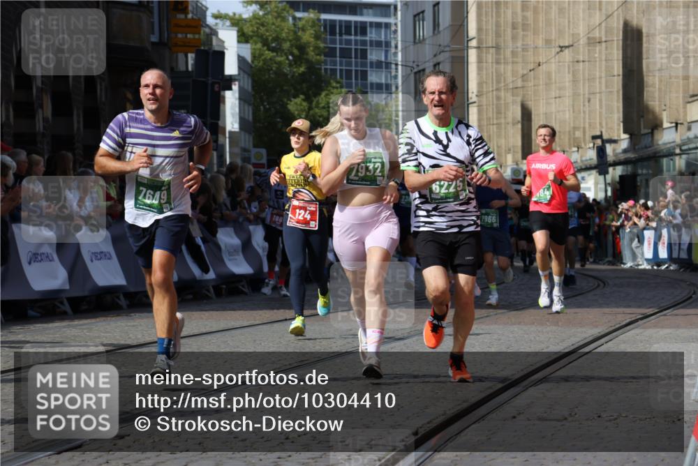 13.09.2026 - 21. swb-Marathon Bremen Strokosch-Dieckow http://msf.ph/oto/10304410 13.09.2026 13:30:05 Ziel 109, 124, 454, 716, 1073, 1173, 1581, 1861, 2289, 3320, 3618, 3667, 3908, 4115, 4524, 4575, 4576, 6006, 6127, 6384, 6725, 6930, 7079, 7093, 7384, 7884, 8267, 8481, 8594, 8612, 8771, 8899, 9049, 9534, 9747, 9770, 10013, 13031, 881, 1909, 1938, 2265, 2364, 4763, 5615, 6225, 6942, 6992, 6994, 7184, 7609, 7932, 7966, 8105, 8115, 8441, 9015, 9412, 9529 meine-sportfotos.de