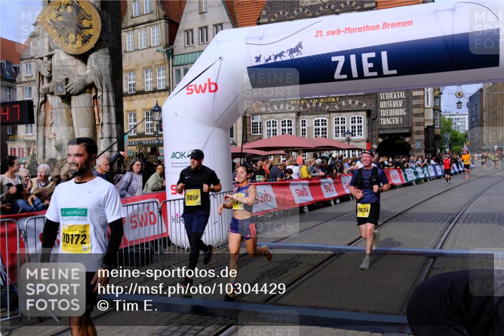 13.09.2026 - 21. swb-Marathon Bremen Tim E. http://msf.ph/oto/10304429 13.09.2026 10:48:03 Ziel 10172, 10210, 10393, 10592, 10594, 10860, 11018, 11130, 11360, 11634, 11809, 11894, 12077, 12278, 12547, 12558 meine-sportfotos.de
