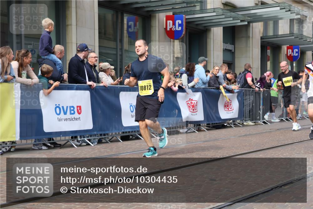13.09.2026 - 21. swb-Marathon Bremen Strokosch-Dieckow http://msf.ph/oto/10304435 13.09.2026 10:52:31 Ziel 10193, 10304, 10339, 10652, 10734, 10827, 10863, 10906, 11002, 11038, 11109, 11144, 11238, 11362, 11386, 11597, 11766, 12019, 12338, 12399, 10761, 10812, 10958, 11350, 11371, 11604, 11605, 11610, 11669, 12319, 12361, 12439, 12533, 13578 meine-sportfotos.de