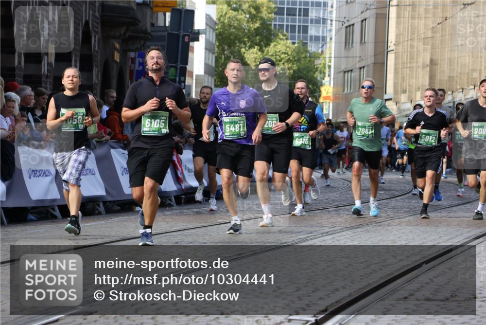 13.09.2026 - 21. swb-Marathon Bremen Strokosch-Dieckow http://msf.ph/oto/10304441 13.09.2026 13:24:07 Ziel 342, 2288, 2485, 2517, 2560, 3642, 4601, 4671, 5011, 5116, 5146, 5231, 5908, 6157, 6332, 6648, 7105, 7216, 7357, 7475, 7761, 8051, 8052, 8095, 8290, 10059, 10115, 13007, 13197, 776, 909, 1250, 2295, 2491, 4000, 4559, 5012, 5208, 5481, 5928, 5929, 6105, 7059, 7069, 7081, 8082, 8415, 9087, 9916 meine-sportfotos.de