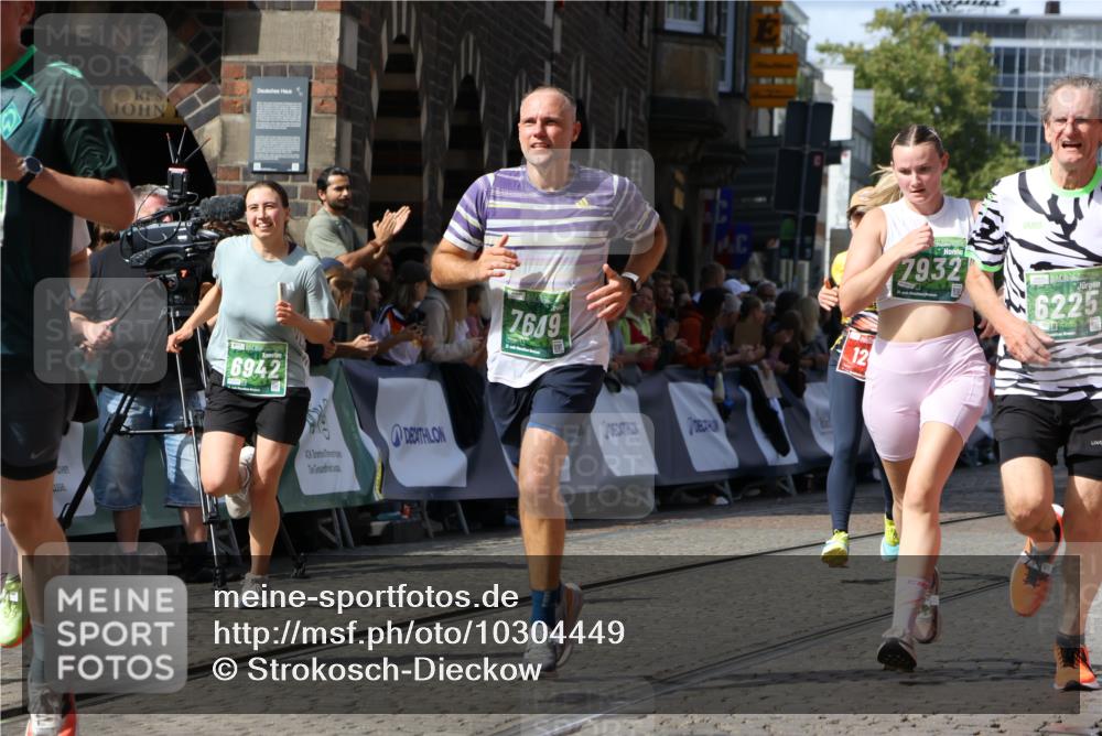 13.09.2026 - 21. swb-Marathon Bremen Strokosch-Dieckow http://msf.ph/oto/10304449 13.09.2026 13:30:06 Ziel 109, 124, 454, 716, 1073, 1173, 1581, 1861, 2289, 3320, 3618, 3667, 3908, 4115, 4524, 4575, 4576, 6006, 6127, 6725, 6930, 7079, 7093, 7384, 7884, 8267, 8481, 8594, 8612, 8771, 8899, 9049, 9534, 9747, 9770, 10013, 13031, 881, 1909, 1938, 2265, 2364, 2900, 4763, 5615, 6942, 7184, 7609, 7932, 7966, 8105, 8115, 8441, 8494, 9015, 9412, 9529 meine-sportfotos.de