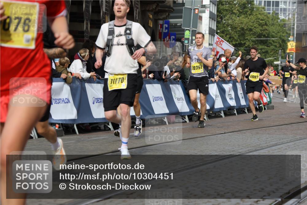 13.09.2026 - 21. swb-Marathon Bremen Strokosch-Dieckow http://msf.ph/oto/10304451 13.09.2026 10:51:00 Ziel 10267, 10764, 11076, 11220, 11276, 11664, 11742, 11753, 11774, 11961, 12052, 12070, 12309, 12488, 13544, 10471, 10515, 10808, 11339, 11503, 11537, 11801, 11973, 12133, 12552 meine-sportfotos.de