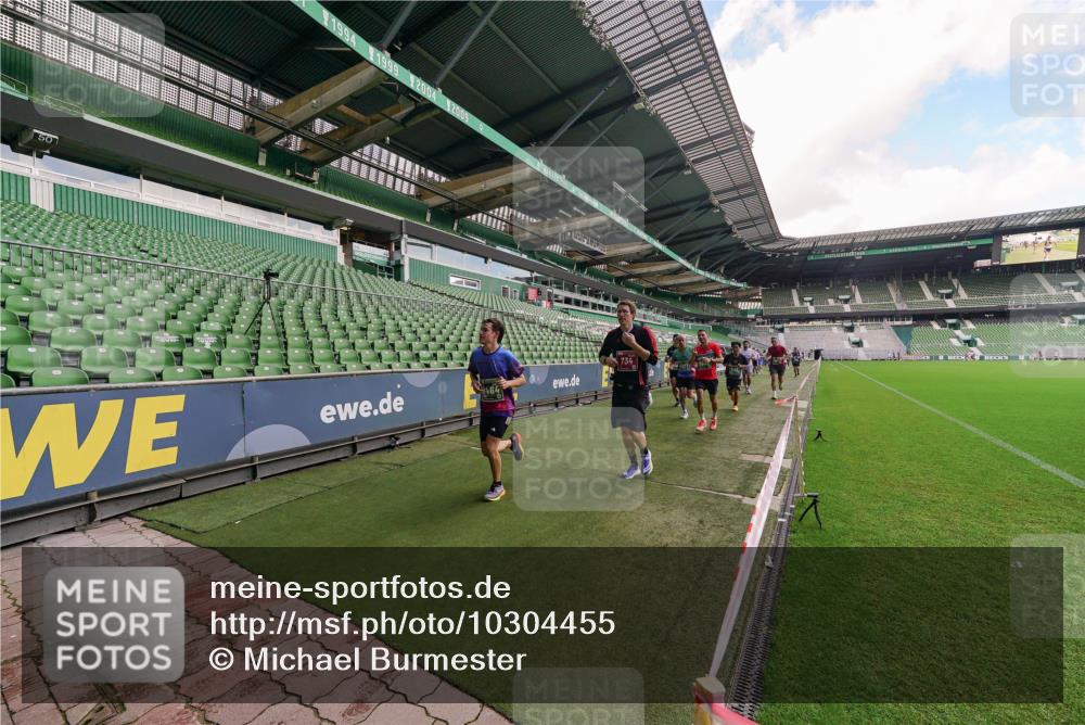 13.09.2026 - 21. swb-Marathon Bremen Michael Burmester http://msf.ph/oto/10304455 13.09.2026 12:51:48 Laufen im Stadion 107, 235, 335, 683, 734, 771, 792, 863, 1033, 1043, 1125, 1146, 1162, 1232, 1455, 1492, 1510, 1613, 1646, 1955, 1970, 1998, 2008, 2130, 2295, 2442, 2444, 2447, 2480, 2498, 2759, 2767, 2847, 3085, 3149, 3336, 3440, 3448, 3484, 3566, 3703, 3808, 3830, 3899, 3959, 3988, 4023, 4165, 4283, 4368, 4429, 4473, 4475, 4559, 4571, 4573, 4582, 4651, 4727, 4781, 4782, 4888, 4895, 5066, 5079, 5155, 5168, 5314, 5379, 5521, 5532, 5620, 5627, 5696, 6274, 6471, 6668, 6901, 8033, 8798 meine-sportfotos.de