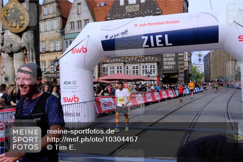 13.09.2026 - 21. swb-Marathon Bremen Tim E. http://msf.ph/oto/10304467 13.09.2026 10:48:06 Ziel 10172, 10210, 10393, 10592, 10860, 11018, 11360, 11634, 11735, 11809, 11894, 12077, 12278, 12547, 12558 meine-sportfotos.de