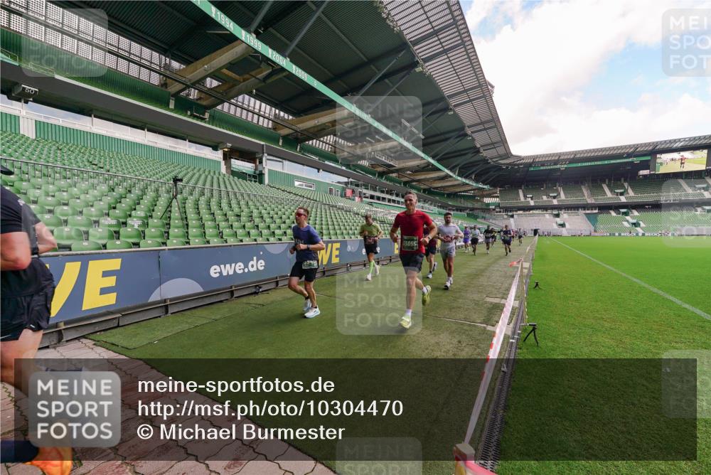 13.09.2026 - 21. swb-Marathon Bremen Michael Burmester http://msf.ph/oto/10304470 13.09.2026 12:51:52 Laufen im Stadion 107, 235, 335, 683, 734, 771, 792, 863, 1033, 1043, 1125, 1146, 1162, 1232, 1252, 1455, 1492, 1510, 1613, 1646, 1955, 1970, 1998, 2007, 2008, 2203, 2295, 2442, 2444, 2447, 2480, 2498, 2759, 2767, 2847, 3085, 3149, 3336, 3440, 3448, 3484, 3566, 3703, 3808, 3830, 3899, 3959, 3988, 4023, 4165, 4283, 4368, 4429, 4473, 4475, 4559, 4571, 4573, 4582, 4651, 4727, 4781, 4782, 4888, 4895, 5066, 5079, 5155, 5168, 5379, 5521, 5532, 5627, 5696, 6274, 6471, 6901, 8033, 8798 meine-sportfotos.de