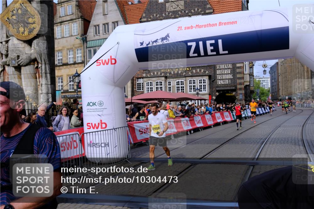 13.09.2026 - 21. swb-Marathon Bremen Tim E. http://msf.ph/oto/10304473 13.09.2026 10:48:06 Ziel 10172, 10210, 10393, 10592, 10860, 11018, 11360, 11634, 11735, 11809, 11894, 12077, 12278, 12547, 12558 meine-sportfotos.de