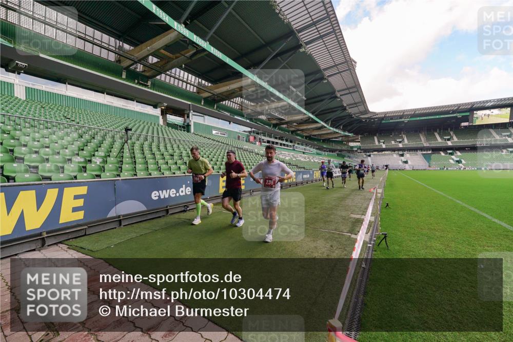 13.09.2026 - 21. swb-Marathon Bremen Michael Burmester http://msf.ph/oto/10304474 13.09.2026 12:51:53 Laufen im Stadion 107, 235, 335, 683, 734, 771, 792, 863, 1033, 1043, 1125, 1146, 1162, 1232, 1252, 1455, 1492, 1510, 1613, 1646, 1955, 1970, 1998, 2007, 2008, 2043, 2203, 2295, 2442, 2444, 2447, 2480, 2498, 2759, 2767, 2847, 3085, 3149, 3336, 3440, 3448, 3484, 3566, 3703, 3808, 3830, 3899, 3959, 3988, 4023, 4165, 4283, 4368, 4429, 4473, 4475, 4559, 4571, 4573, 4582, 4651, 4727, 4781, 4782, 4888, 4895, 5066, 5079, 5155, 5168, 5379, 5521, 5532, 5627, 5696, 6274, 6471, 8033, 8798 meine-sportfotos.de