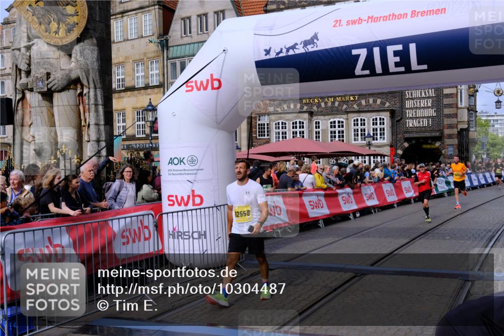 13.09.2026 - 21. swb-Marathon Bremen Tim E. http://msf.ph/oto/10304487 13.09.2026 10:48:07 Ziel 10172, 10210, 10393, 10592, 10860, 11018, 11360, 11634, 11735, 11809, 11894, 12077, 12278, 12547, 12558 meine-sportfotos.de