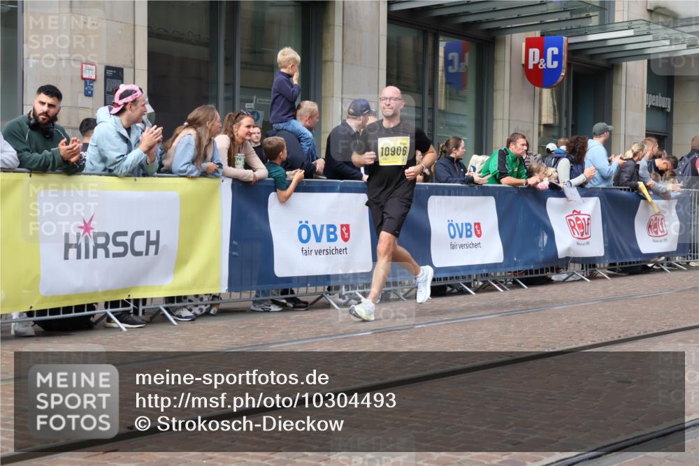 13.09.2026 - 21. swb-Marathon Bremen Strokosch-Dieckow http://msf.ph/oto/10304493 13.09.2026 10:52:33 Ziel 10193, 10304, 10339, 10652, 10714, 10734, 10827, 10863, 10906, 11002, 11038, 11144, 11238, 11362, 11386, 11575, 11597, 11766, 12019, 12338, 12369, 12399, 10761, 10812, 10958, 11109, 11350, 11371, 11604, 11605, 11610, 11669, 12319, 12361, 12439, 12533, 13578 meine-sportfotos.de