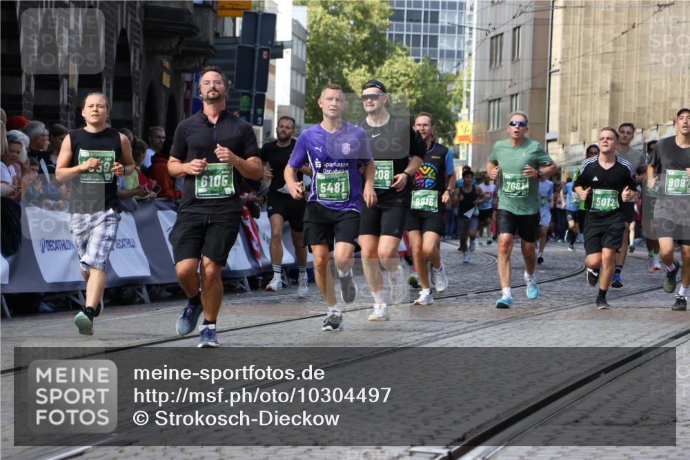 13.09.2026 - 21. swb-Marathon Bremen Strokosch-Dieckow http://msf.ph/oto/10304497 13.09.2026 13:24:07 Ziel 342, 2288, 2485, 2517, 2560, 3642, 4601, 4671, 5011, 5116, 5146, 5231, 5908, 6157, 6332, 6648, 7105, 7216, 7357, 7475, 7761, 8051, 8052, 8095, 8290, 10059, 10115, 13007, 13197, 776, 909, 1250, 2295, 2491, 4000, 4559, 5012, 5208, 5481, 5928, 5929, 6105, 7059, 7069, 7081, 8082, 8415, 9087, 9916 meine-sportfotos.de