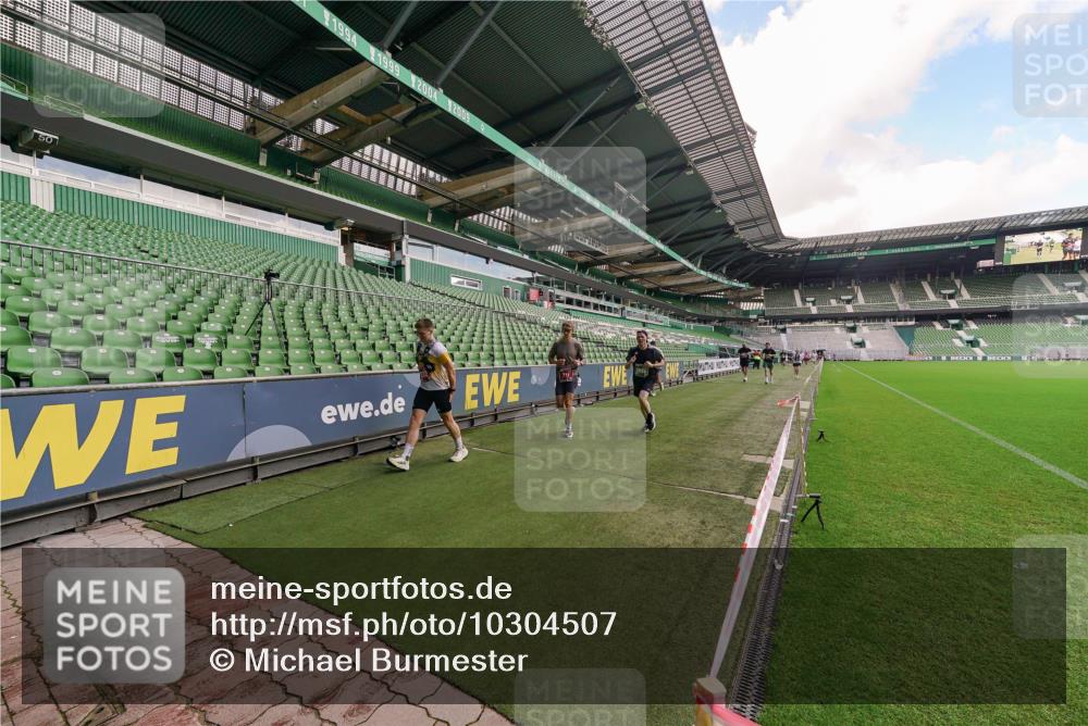 13.09.2026 - 21. swb-Marathon Bremen Michael Burmester http://msf.ph/oto/10304507 13.09.2026 12:52:12 Laufen im Stadion 102, 107, 235, 335, 683, 734, 771, 792, 863, 1033, 1043, 1125, 1146, 1162, 1232, 1252, 1297, 1455, 1492, 1510, 1542, 1613, 1646, 1955, 1970, 2007, 2008, 2043, 2203, 2295, 2350, 2442, 2444, 2447, 2480, 2498, 2759, 2767, 2847, 3085, 3149, 3236, 3336, 3440, 3448, 3484, 3566, 3703, 3808, 3830, 3899, 3959, 3988, 4023, 4165, 4283, 4429, 4473, 4475, 4559, 4571, 4573, 4582, 4605, 4651, 4727, 4781, 4782, 4895, 5079, 5168, 5379, 5521, 5696, 6274, 8033, 8798 meine-sportfotos.de