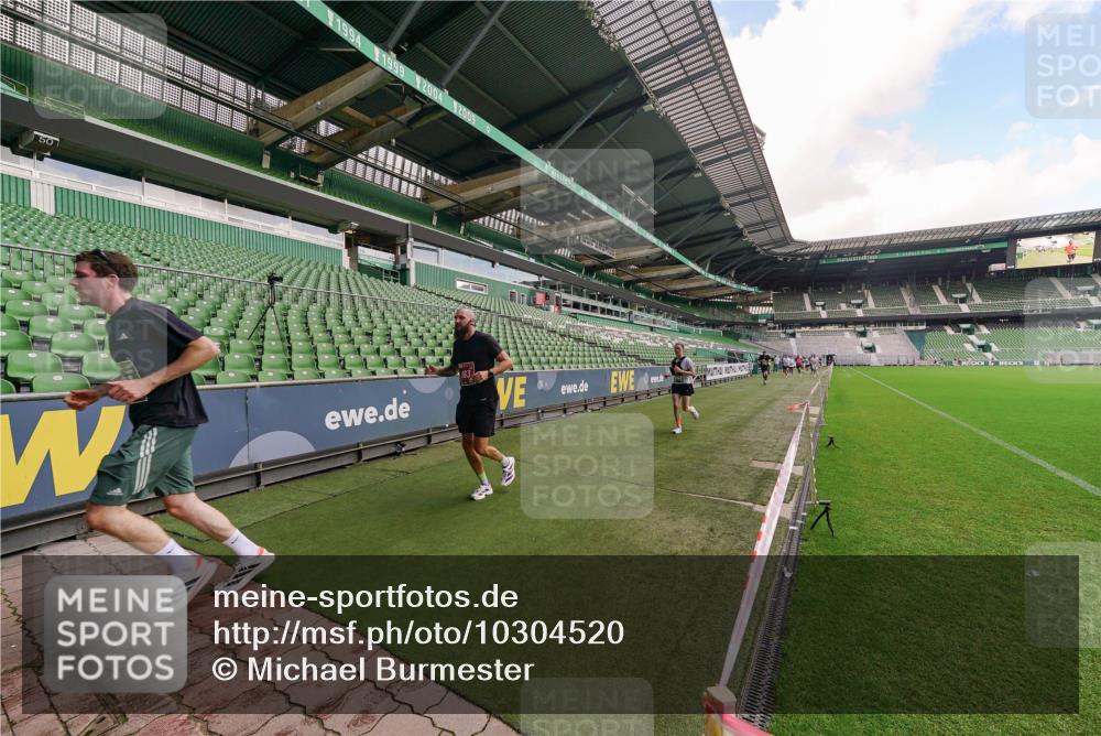 13.09.2026 - 21. swb-Marathon Bremen Michael Burmester http://msf.ph/oto/10304520 13.09.2026 12:52:18 Laufen im Stadion 102, 107, 235, 335, 683, 734, 771, 792, 863, 1033, 1043, 1125, 1146, 1162, 1232, 1252, 1297, 1455, 1492, 1510, 1528, 1542, 1613, 1646, 1955, 1970, 2007, 2008, 2043, 2203, 2350, 2447, 2480, 2498, 2759, 2767, 2847, 2858, 3085, 3149, 3236, 3336, 3362, 3440, 3448, 3484, 3566, 3703, 3830, 3899, 3959, 3988, 4165, 4283, 4429, 4473, 4475, 4571, 4573, 4582, 4605, 4651, 4727, 4781, 4782, 4895, 5079, 5168, 5379, 5521, 5696, 6274, 8033, 8798 meine-sportfotos.de
