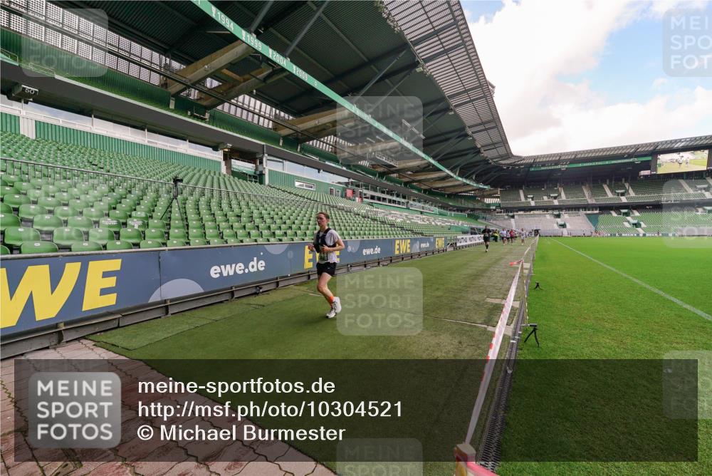 13.09.2026 - 21. swb-Marathon Bremen Michael Burmester http://msf.ph/oto/10304521 13.09.2026 12:52:19 Laufen im Stadion 102, 107, 235, 335, 683, 734, 771, 792, 863, 1033, 1043, 1125, 1146, 1162, 1232, 1252, 1297, 1455, 1492, 1528, 1542, 1613, 1646, 1955, 1970, 2007, 2008, 2043, 2203, 2350, 2447, 2480, 2498, 2759, 2767, 2847, 2858, 3085, 3149, 3236, 3336, 3362, 3440, 3448, 3484, 3566, 3703, 3830, 3899, 3959, 3988, 4165, 4283, 4429, 4473, 4475, 4571, 4573, 4582, 4605, 4651, 4727, 4781, 4782, 4895, 5079, 5168, 5379, 5521, 5696, 6274, 8033, 8798 meine-sportfotos.de