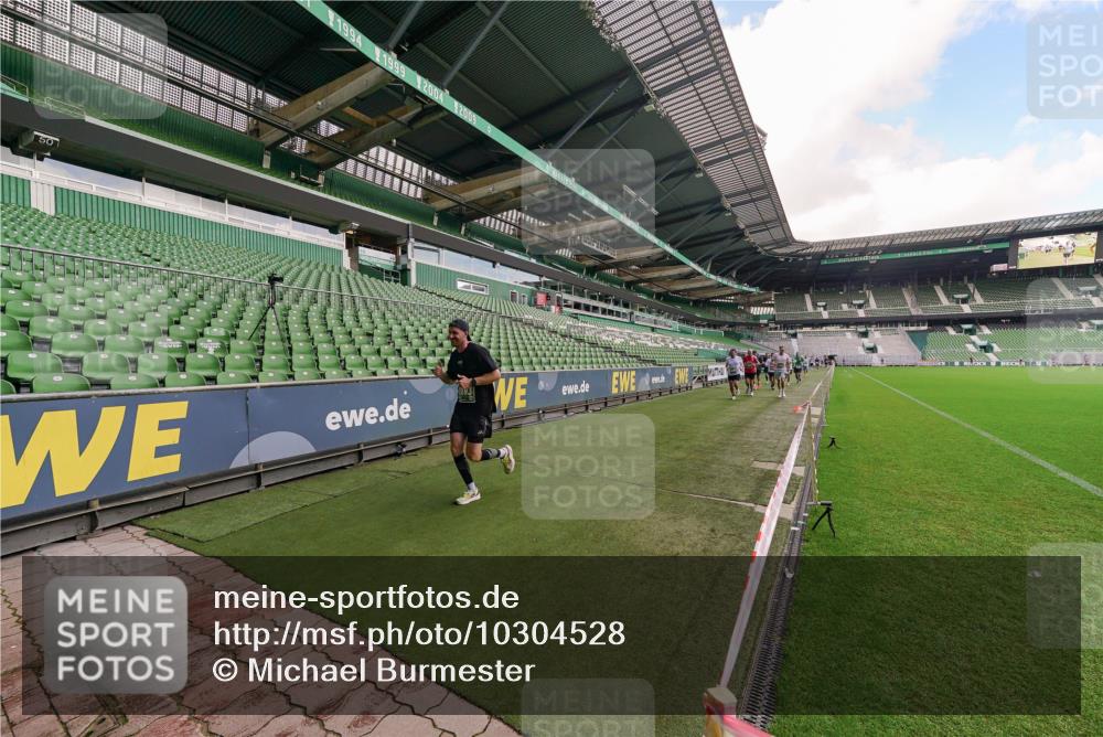 13.09.2026 - 21. swb-Marathon Bremen Michael Burmester http://msf.ph/oto/10304528 13.09.2026 12:52:25 Laufen im Stadion 102, 107, 235, 683, 734, 792, 863, 985, 987, 1033, 1043, 1125, 1146, 1162, 1232, 1252, 1297, 1455, 1492, 1528, 1542, 1646, 1704, 1955, 2007, 2008, 2043, 2203, 2350, 2447, 2480, 2498, 2759, 2767, 2847, 2858, 3085, 3149, 3236, 3336, 3362, 3440, 3448, 3566, 3703, 3830, 3899, 3959, 3988, 4165, 4283, 4429, 4475, 4571, 4573, 4582, 4605, 4651, 4727, 4781, 4782, 4895, 5079, 5168, 5379, 5521, 5696, 6274, 8033, 8798 meine-sportfotos.de