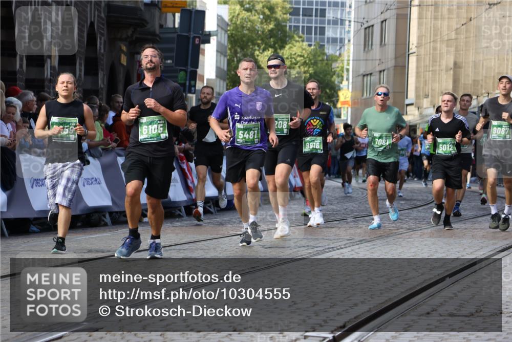 13.09.2026 - 21. swb-Marathon Bremen Strokosch-Dieckow http://msf.ph/oto/10304555 13.09.2026 13:24:07 Ziel 342, 2288, 2485, 2517, 2560, 3642, 4601, 4671, 5011, 5116, 5146, 5231, 5908, 6157, 6332, 6648, 7105, 7216, 7357, 7475, 7761, 8051, 8052, 8095, 8290, 10059, 10115, 13007, 13197, 776, 909, 1250, 2295, 2491, 4000, 4559, 5012, 5208, 5481, 5928, 5929, 6105, 7059, 7069, 7081, 8082, 8415, 9087, 9916 meine-sportfotos.de
