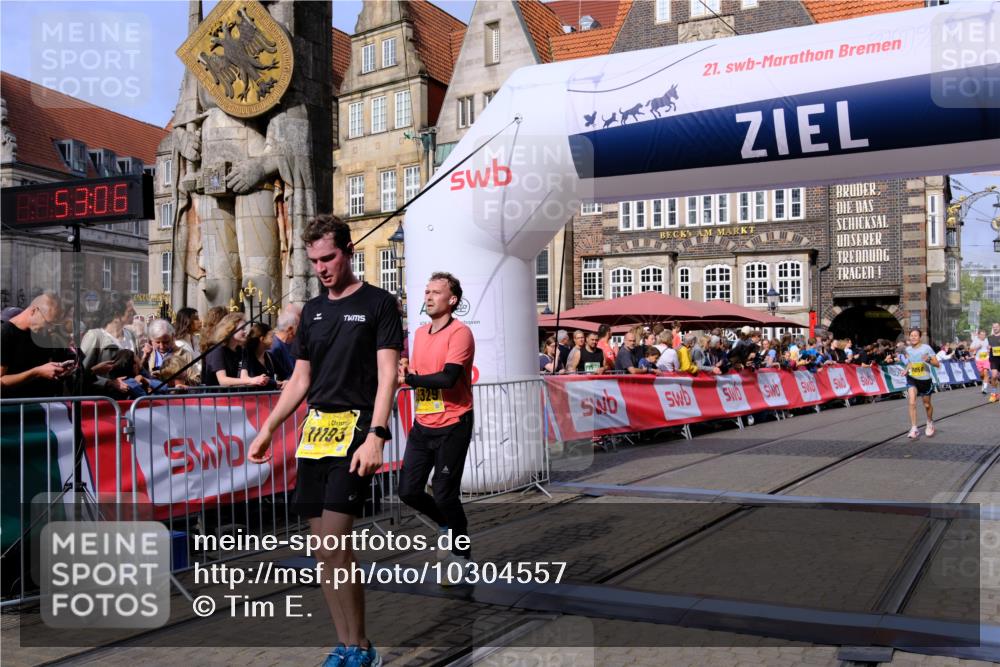 13.09.2026 - 21. swb-Marathon Bremen Tim E. http://msf.ph/oto/10304557 13.09.2026 10:48:23 Ziel 10142, 10316, 10329, 11058, 11193, 11735, 11781, 12278, 12354, 12487, 13620 meine-sportfotos.de