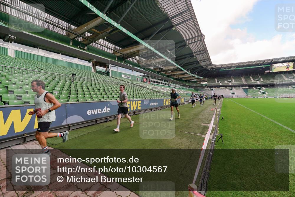 13.09.2026 - 21. swb-Marathon Bremen Michael Burmester http://msf.ph/oto/10304567 13.09.2026 12:52:43 Laufen im Stadion 102, 107, 145, 235, 376, 541, 615, 616, 683, 734, 755, 792, 863, 982, 985, 987, 1033, 1043, 1056, 1125, 1146, 1162, 1232, 1252, 1297, 1433, 1445, 1492, 1528, 1542, 1646, 1664, 1704, 1707, 1814, 1955, 2007, 2008, 2043, 2203, 2280, 2350, 2362, 2401, 2422, 2447, 2454, 2480, 2498, 2759, 2767, 2820, 2847, 2858, 2997, 3085, 3149, 3236, 3336, 3362, 3440, 3448, 3566, 3703, 3830, 3899, 3988, 4165, 4283, 4429, 4475, 4571, 4573, 4582, 4605, 4651, 4727, 4781, 4782, 4895, 5079, 5168, 5379 meine-sportfotos.de