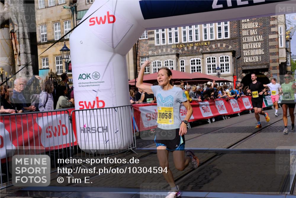 13.09.2026 - 21. swb-Marathon Bremen Tim E. http://msf.ph/oto/10304594 13.09.2026 10:48:26 Ziel 10142, 10316, 10329, 10638, 11058, 11135, 11193, 11241, 11735, 11781, 12354, 12487, 13620 meine-sportfotos.de