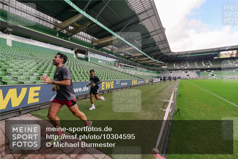 13.09.2026 - 21. swb-Marathon Bremen Michael Burmester http://msf.ph/oto/10304595 13.09.2026 12:53:00 Laufen im Stadion 102, 107, 145, 235, 313, 376, 541, 560, 615, 616, 675, 683, 696, 734, 740, 755, 792, 863, 982, 985, 987, 1033, 1043, 1056, 1207, 1232, 1252, 1297, 1433, 1445, 1492, 1528, 1542, 1646, 1664, 1704, 1707, 1814, 1955, 2007, 2008, 2043, 2203, 2280, 2350, 2362, 2401, 2422, 2447, 2454, 2480, 2498, 2767, 2820, 2847, 2858, 2997, 3085, 3149, 3236, 3336, 3362, 3448, 3566, 3830, 3899, 3988, 4165, 4283, 4429, 4475, 4573, 4605, 4651, 5079, 5168, 5379 meine-sportfotos.de