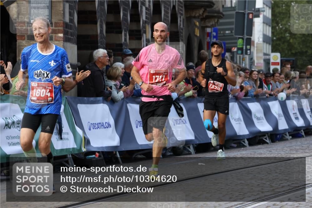 13.09.2026 - 21. swb-Marathon Bremen Strokosch-Dieckow http://msf.ph/oto/10304620 13.09.2026 12:58:39 Ziel 1379, 1472, 1604, 1717, 2073, 6198, 8394, 1576, 3624, 6929, 8065 meine-sportfotos.de
