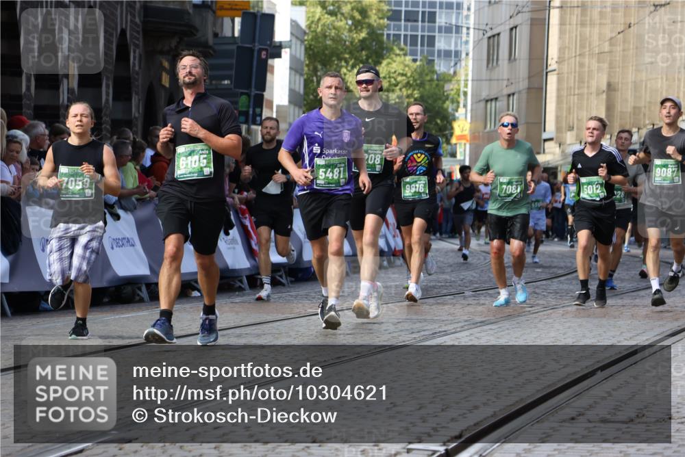 13.09.2026 - 21. swb-Marathon Bremen Strokosch-Dieckow http://msf.ph/oto/10304621 13.09.2026 13:24:07 Ziel 342, 2288, 2485, 2517, 2560, 3642, 4601, 4671, 5011, 5116, 5146, 5231, 5908, 6157, 6332, 6648, 7105, 7216, 7357, 7475, 7761, 8051, 8052, 8095, 8290, 10059, 10115, 13007, 13197, 776, 909, 1250, 2295, 2491, 4000, 4559, 5012, 5208, 5481, 5928, 5929, 6105, 7059, 7069, 7081, 8082, 8415, 9087, 9916 meine-sportfotos.de