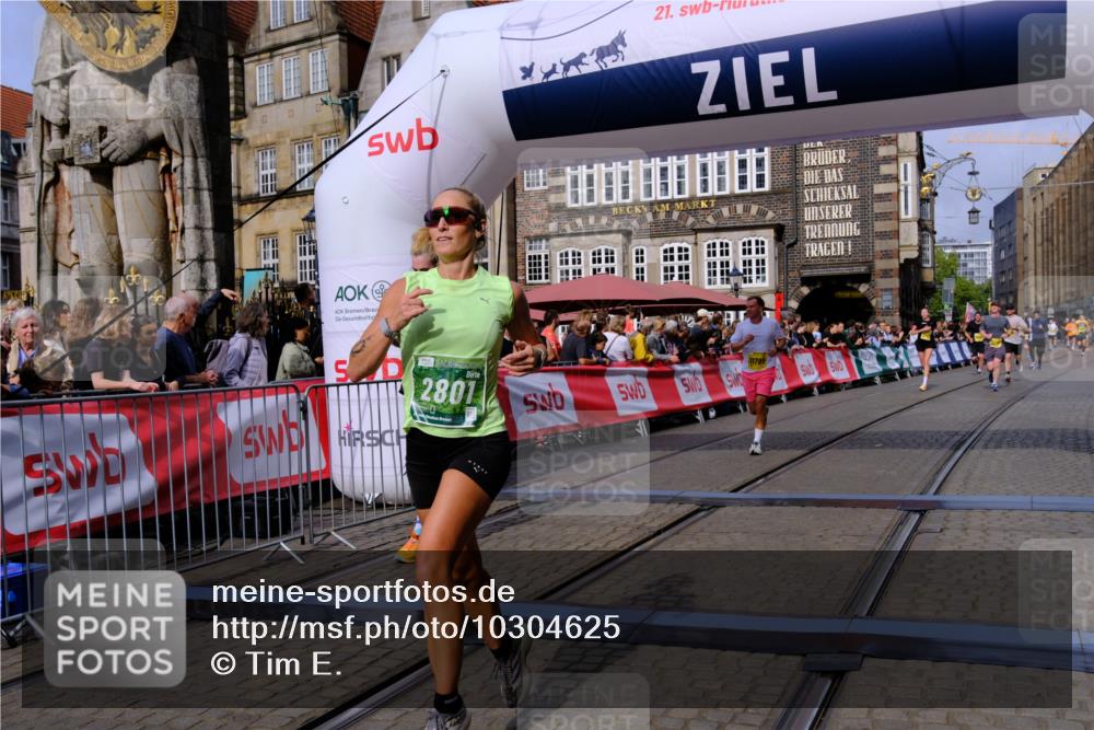 13.09.2026 - 21. swb-Marathon Bremen Tim E. http://msf.ph/oto/10304625 13.09.2026 10:48:29 Ziel 10142, 10316, 10329, 10421, 10638, 11058, 11135, 11193, 11241, 11781, 11815, 12354, 13620 meine-sportfotos.de
