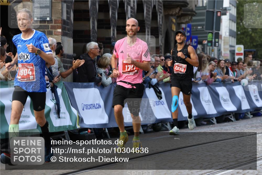 13.09.2026 - 21. swb-Marathon Bremen Strokosch-Dieckow http://msf.ph/oto/10304636 13.09.2026 12:58:39 Ziel 1379, 1472, 1604, 1717, 2073, 6198, 8394, 1576, 3624, 6929, 8065 meine-sportfotos.de
