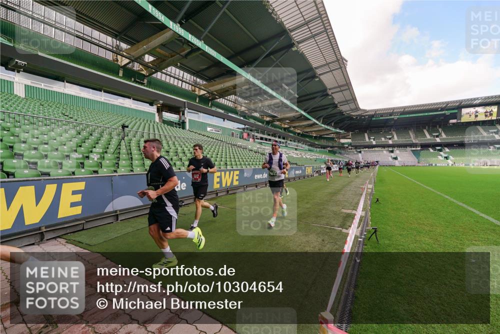 13.09.2026 - 21. swb-Marathon Bremen Michael Burmester http://msf.ph/oto/10304654 13.09.2026 12:53:23 Laufen im Stadion 102, 107, 145, 235, 313, 376, 472, 541, 560, 615, 616, 675, 683, 696, 740, 755, 792, 816, 827, 982, 985, 987, 1033, 1056, 1076, 1207, 1232, 1252, 1297, 1419, 1433, 1445, 1468, 1492, 1528, 1542, 1551, 1646, 1664, 1704, 1707, 1814, 1955, 2007, 2008, 2043, 2055, 2203, 2280, 2350, 2362, 2401, 2422, 2454, 2480, 2498, 2499, 2623, 2701, 2767, 2820, 2824, 2858, 2882, 2913, 2971, 2997, 3085, 3149, 3236, 3336, 3362, 3413, 3448, 3830, 3899, 3988, 4283, 4475, 4605, 4651 meine-sportfotos.de