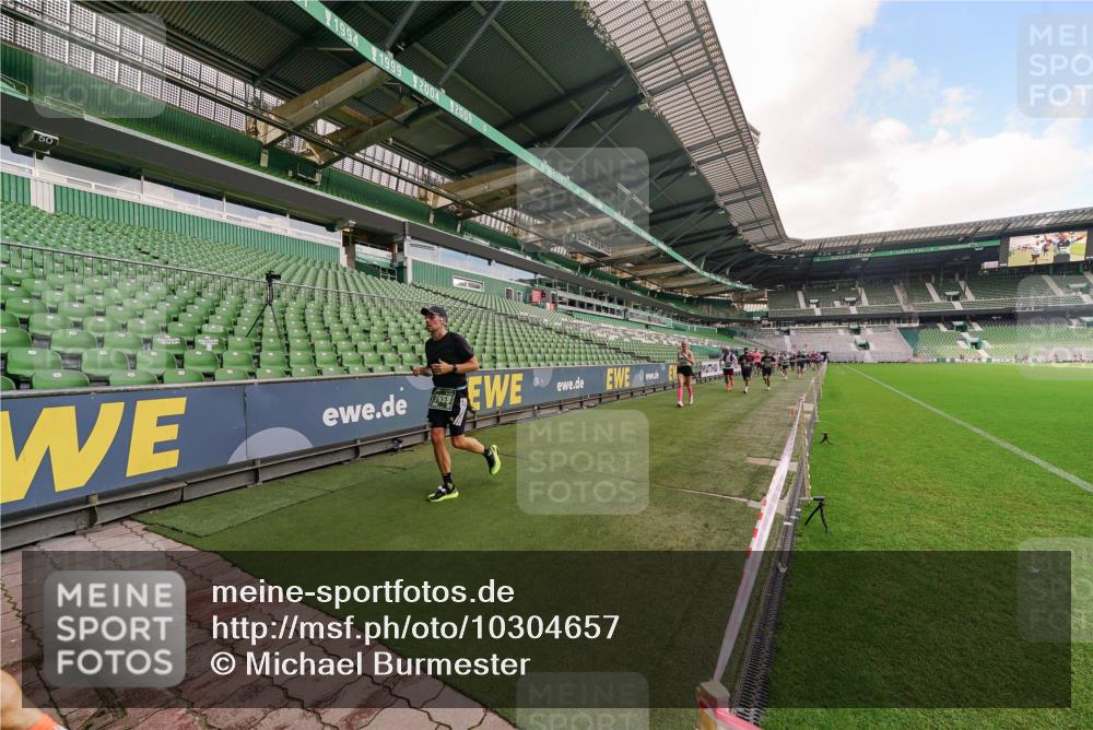 13.09.2026 - 21. swb-Marathon Bremen Michael Burmester http://msf.ph/oto/10304657 13.09.2026 12:53:25 Laufen im Stadion 102, 107, 145, 313, 376, 385, 472, 541, 560, 615, 616, 675, 683, 696, 740, 755, 792, 816, 827, 982, 985, 987, 1033, 1056, 1076, 1207, 1232, 1252, 1297, 1419, 1433, 1445, 1468, 1492, 1528, 1542, 1551, 1631, 1646, 1664, 1704, 1707, 1814, 1955, 2007, 2008, 2043, 2055, 2203, 2280, 2350, 2362, 2401, 2422, 2454, 2480, 2498, 2499, 2623, 2701, 2767, 2820, 2824, 2858, 2882, 2913, 2971, 2997, 3085, 3149, 3236, 3336, 3362, 3413, 3448, 3830, 3899, 3988, 4283, 4475, 4605, 4651 meine-sportfotos.de