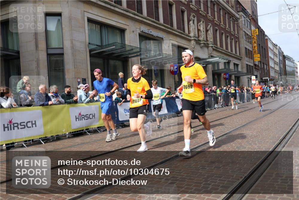 13.09.2026 - 21. swb-Marathon Bremen Strokosch-Dieckow http://msf.ph/oto/10304675 13.09.2026 10:52:41 Ziel 10284, 10304, 10714, 10734, 10827, 10863, 11038, 11238, 11282, 11386, 11575, 11766, 12019, 12369, 12398, 10193, 10339, 10652, 10761, 10812, 10906, 10958, 11002, 11109, 11144, 11350, 11362, 11597, 11604, 11605, 11669, 12338, 12361, 12399, 12439, 12533 meine-sportfotos.de