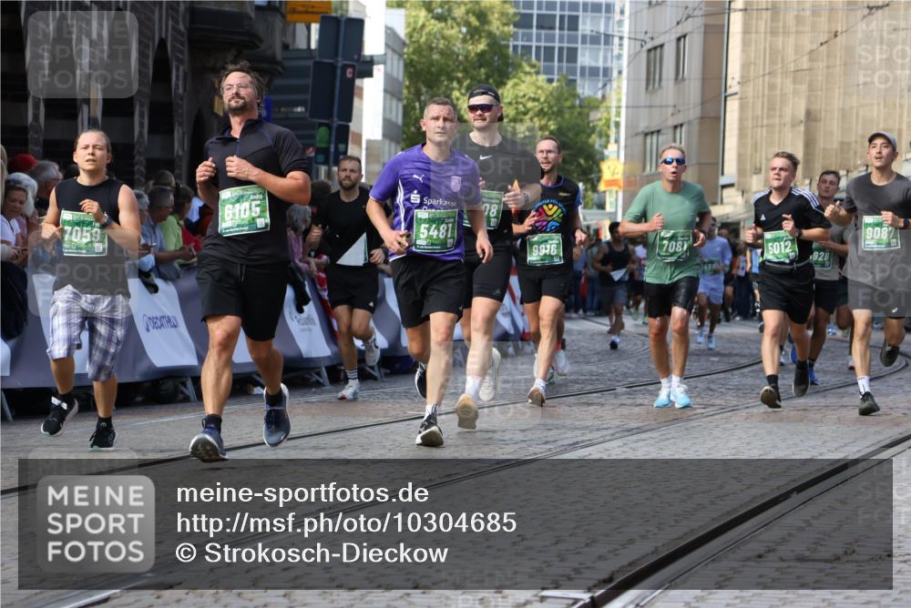 13.09.2026 - 21. swb-Marathon Bremen Strokosch-Dieckow http://msf.ph/oto/10304685 13.09.2026 13:24:07 Ziel 342, 2288, 2485, 2517, 2560, 3642, 4601, 4671, 5011, 5116, 5146, 5231, 5908, 6157, 6332, 6648, 7105, 7216, 7357, 7475, 7761, 8051, 8052, 8095, 8290, 10059, 10115, 13007, 13197, 776, 909, 1250, 2295, 2491, 4000, 4559, 5012, 5208, 5481, 5928, 5929, 6105, 7059, 7069, 7081, 8082, 8415, 9087, 9916 meine-sportfotos.de