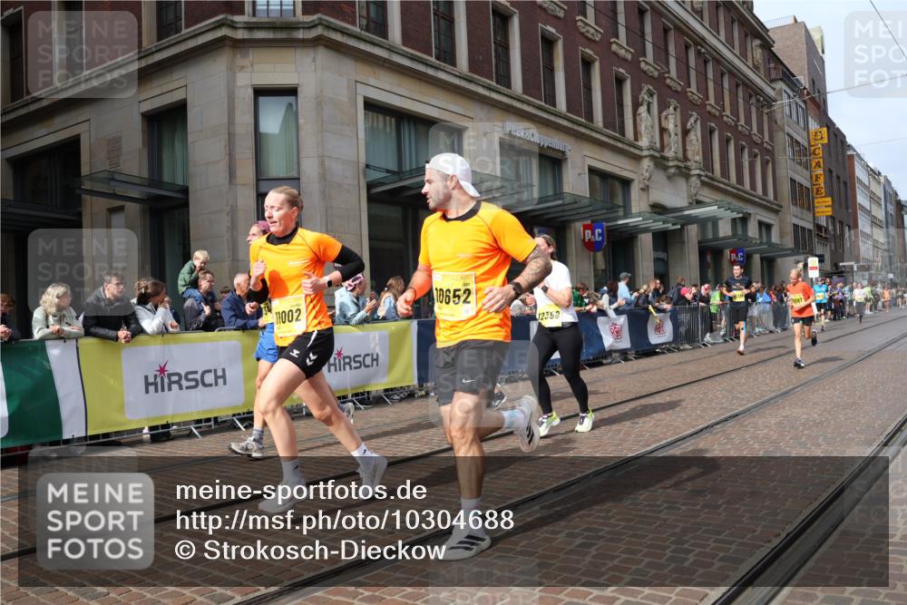 13.09.2026 - 21. swb-Marathon Bremen Strokosch-Dieckow http://msf.ph/oto/10304688 13.09.2026 10:52:41 Ziel 10284, 10304, 10714, 10734, 10827, 10863, 11038, 11238, 11282, 11386, 11575, 11766, 12019, 12369, 12398, 10193, 10339, 10652, 10761, 10812, 10906, 10958, 11002, 11109, 11144, 11350, 11362, 11597, 11604, 11605, 11669, 12338, 12361, 12399, 12439, 12533 meine-sportfotos.de