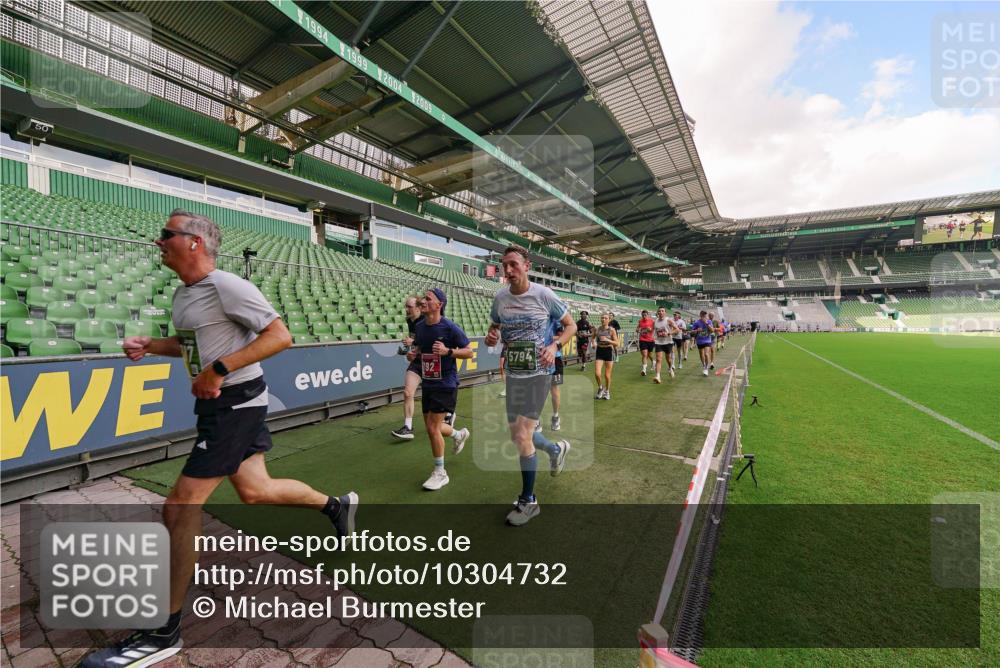 13.09.2026 - 21. swb-Marathon Bremen Michael Burmester http://msf.ph/oto/10304732 13.09.2026 12:53:48 Laufen im Stadion 102, 107, 145, 161, 189, 313, 376, 385, 461, 472, 481, 541, 560, 615, 616, 666, 675, 683, 696, 740, 755, 792, 816, 827, 982, 985, 987, 1033, 1056, 1076, 1207, 1252, 1297, 1419, 1433, 1445, 1468, 1528, 1542, 1551, 1631, 1646, 1658, 1664, 1704, 1707, 1814, 2007, 2043, 2055, 2203, 2280, 2350, 2362, 2401, 2422, 2454, 2480, 2499, 2623, 2701, 2767, 2801, 2820, 2824, 2858, 2882, 2913, 2962, 2971, 2997, 3012, 3054, 3149, 3236, 3336, 3357, 3362, 3413, 3448, 4605 meine-sportfotos.de